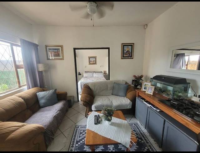 1 BEDROOM APARTMENT FOR SALE IN UVONGO BEACH